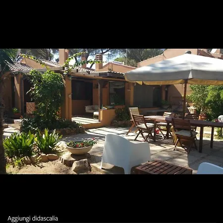 Domus La Pineta Villa Fort Village
